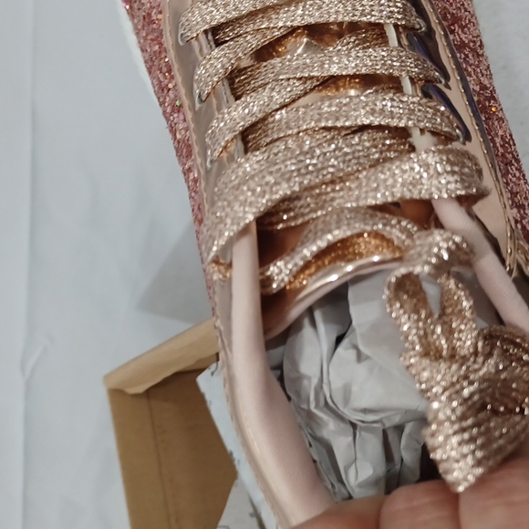 NIB Limited Forever Rose Gold Tennis Shoes 6.5 - Picture 7 of 7